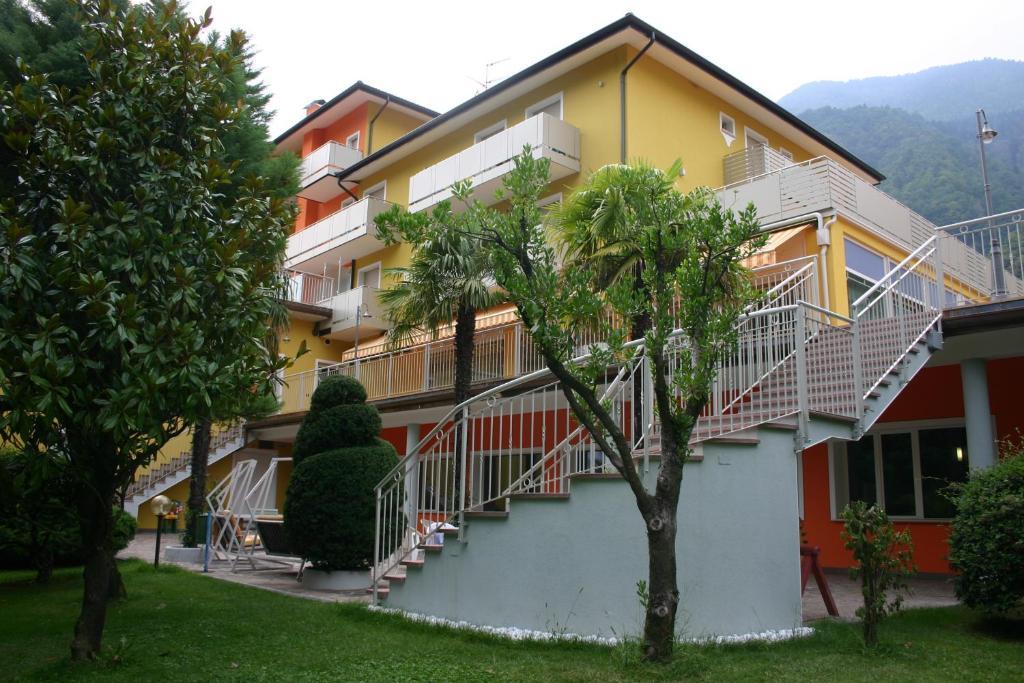 Hotel Castel Lodron Storo Exteriér fotografie