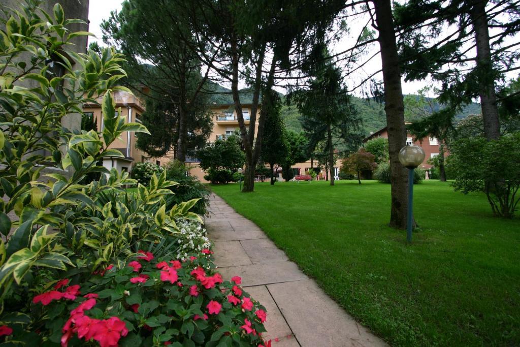 Hotel Castel Lodron Storo Exteriér fotografie